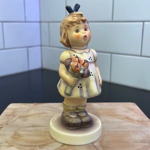 COPY - Goebel Hummel - From the Garden